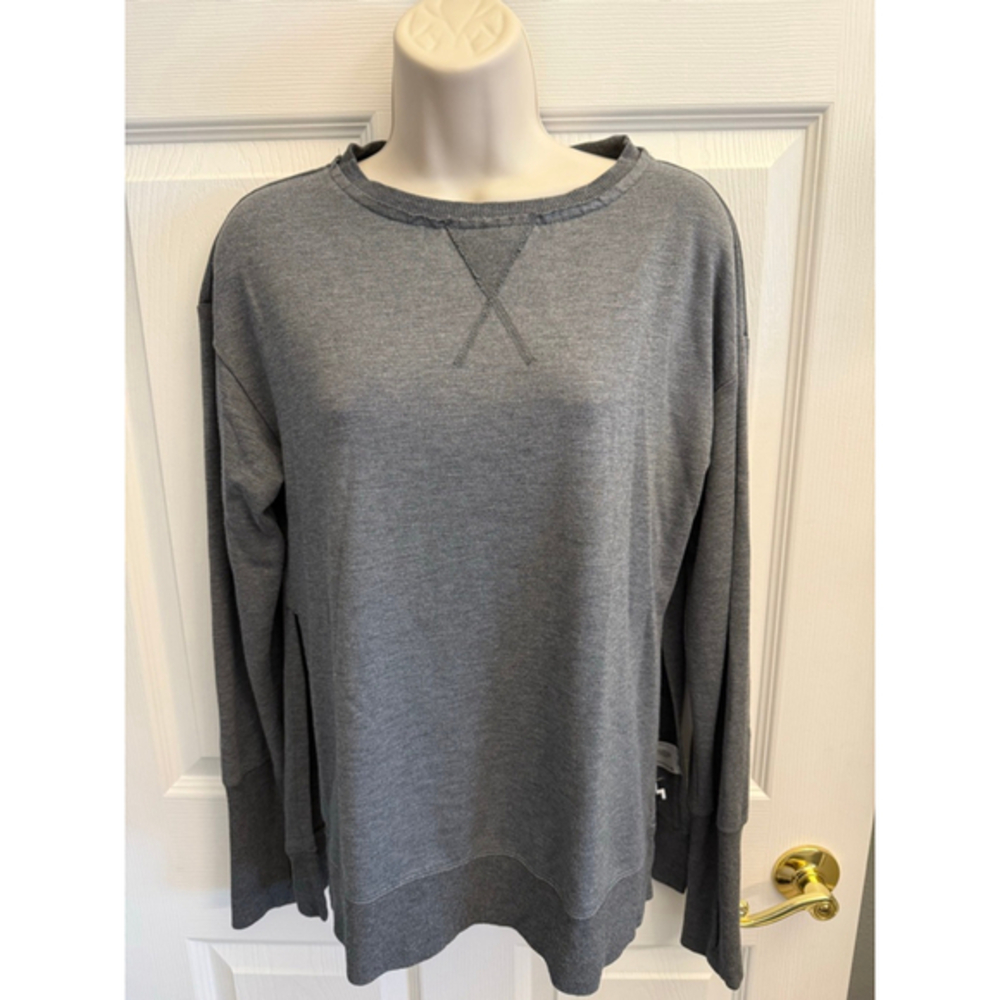 JoyLab women's oversized gray sweatshirt thumbholes side splits size XS